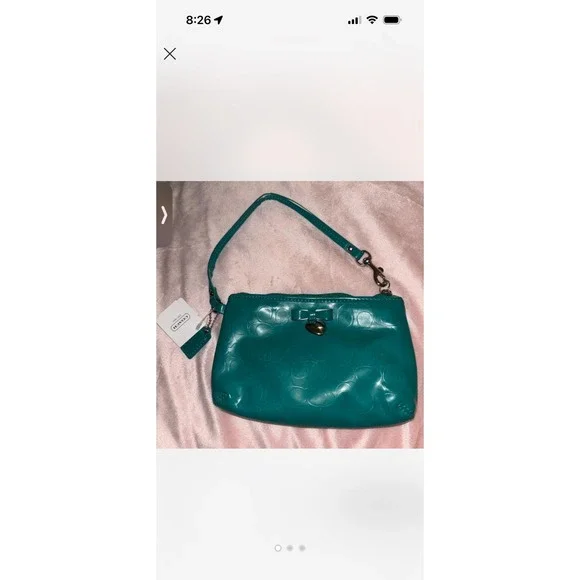 Coach Teal Patent Leather Signature C Bow Heart Wristlet Clutch Bag - Picture 1 of 3
